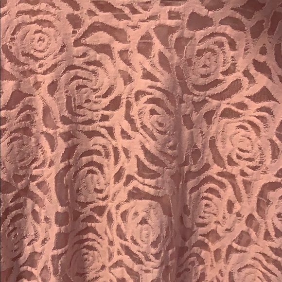 Beautiful pink rose pattern shirt - Picture 2 of 5